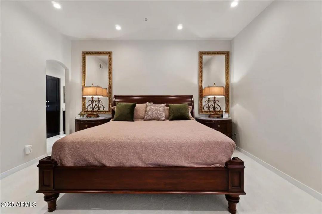Real Estate Picture 9