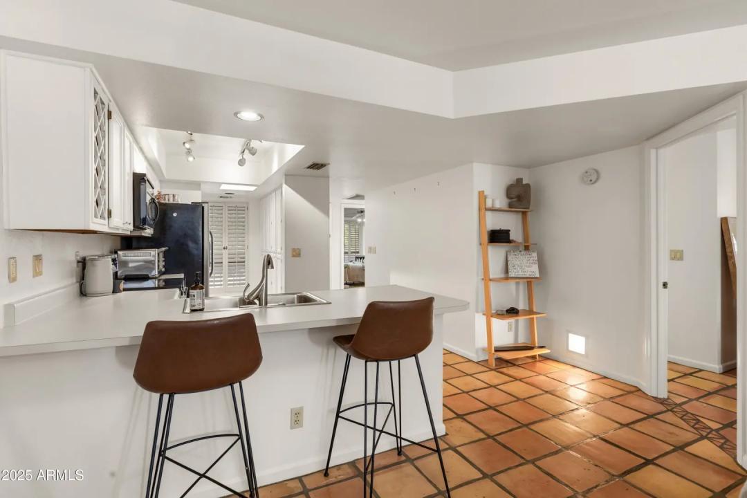 Real Estate Picture 7