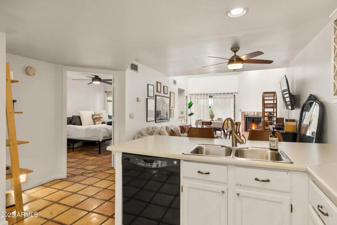 Real Estate Picture 8