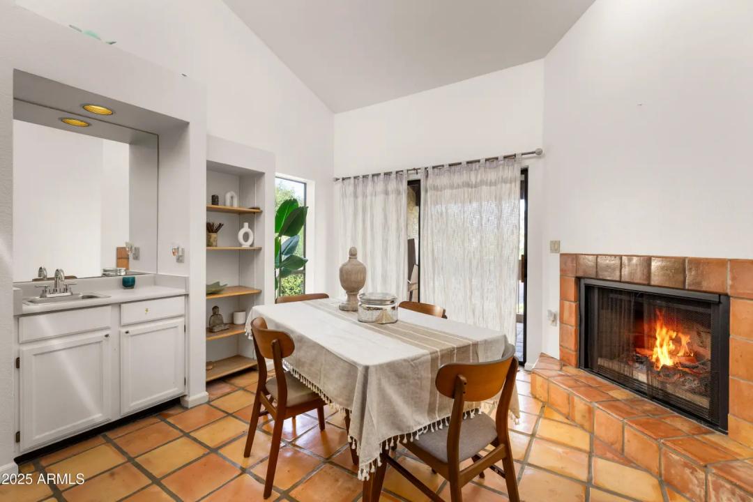 Real Estate Picture 3