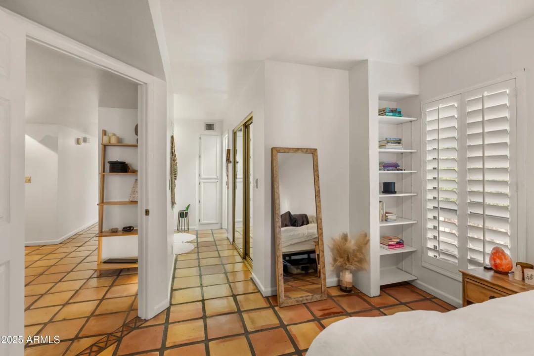 Real Estate Picture 12