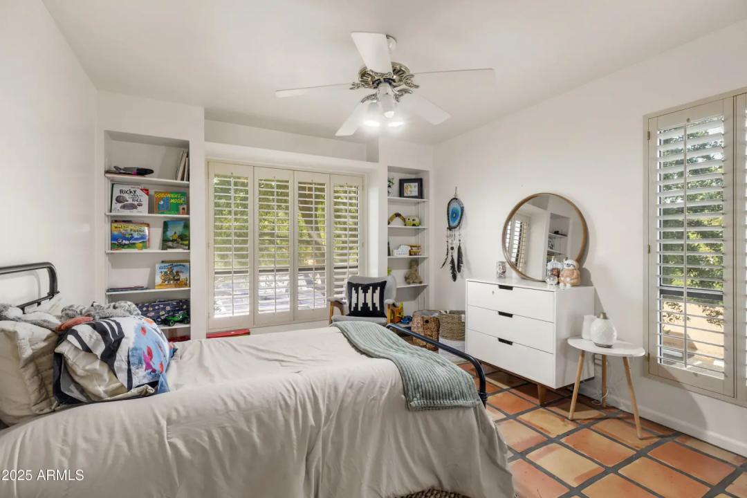 Real Estate Picture 17