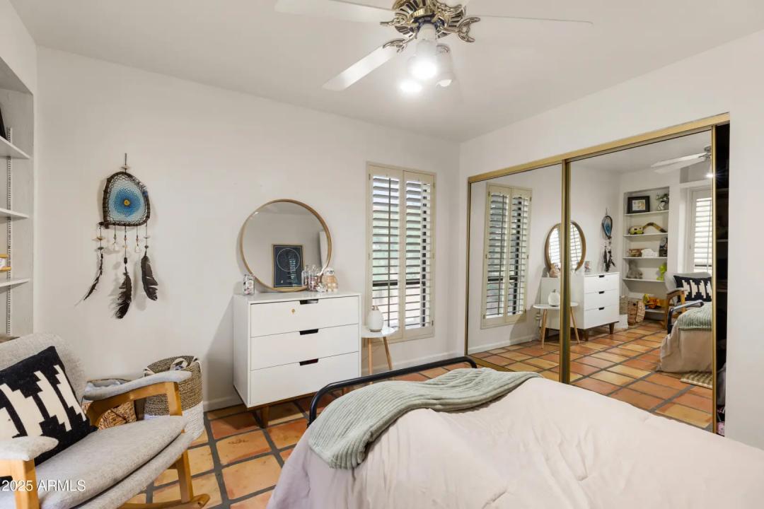 Real Estate Picture 18
