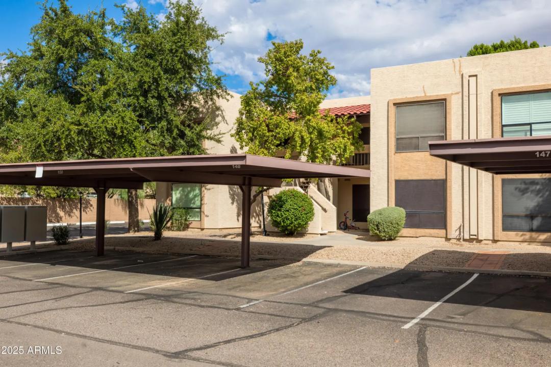 Real Estate Picture 33