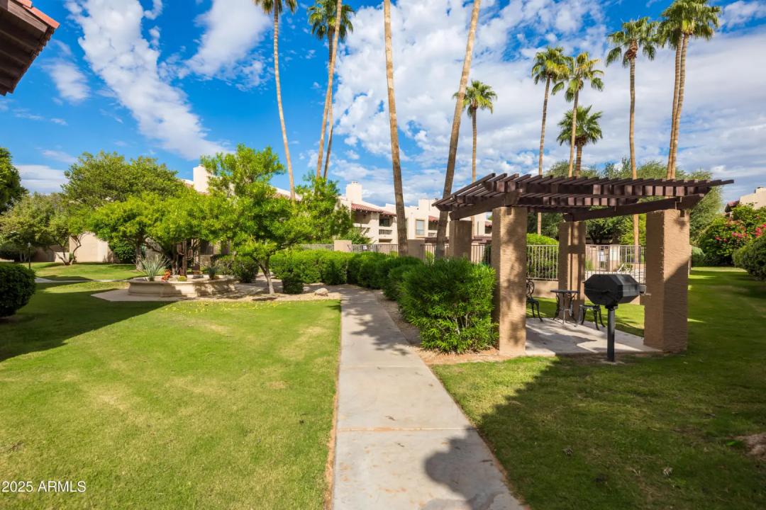 Real Estate Picture 34