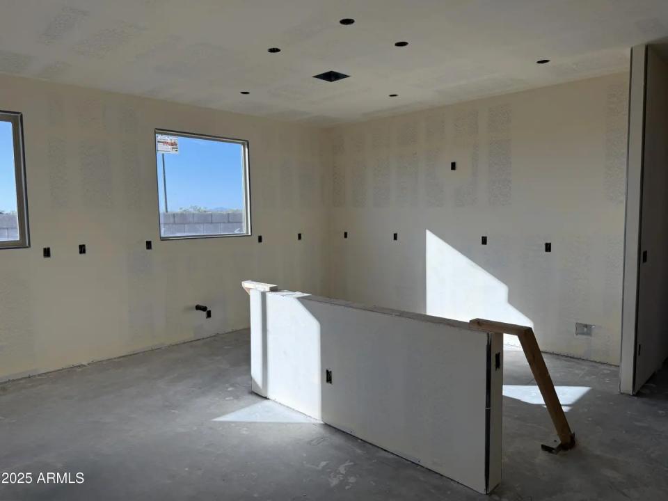 Real Estate Picture 6