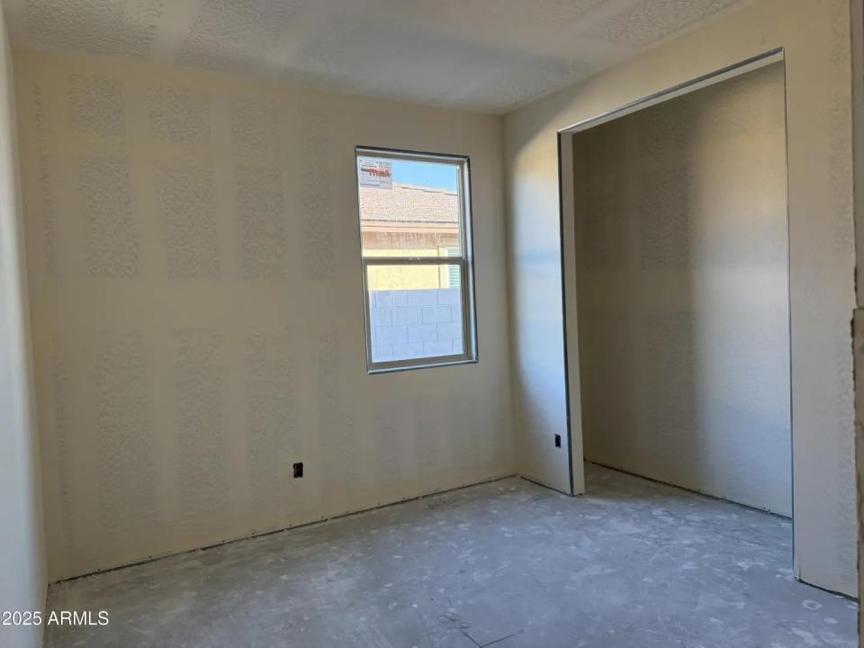 Real Estate Picture 10