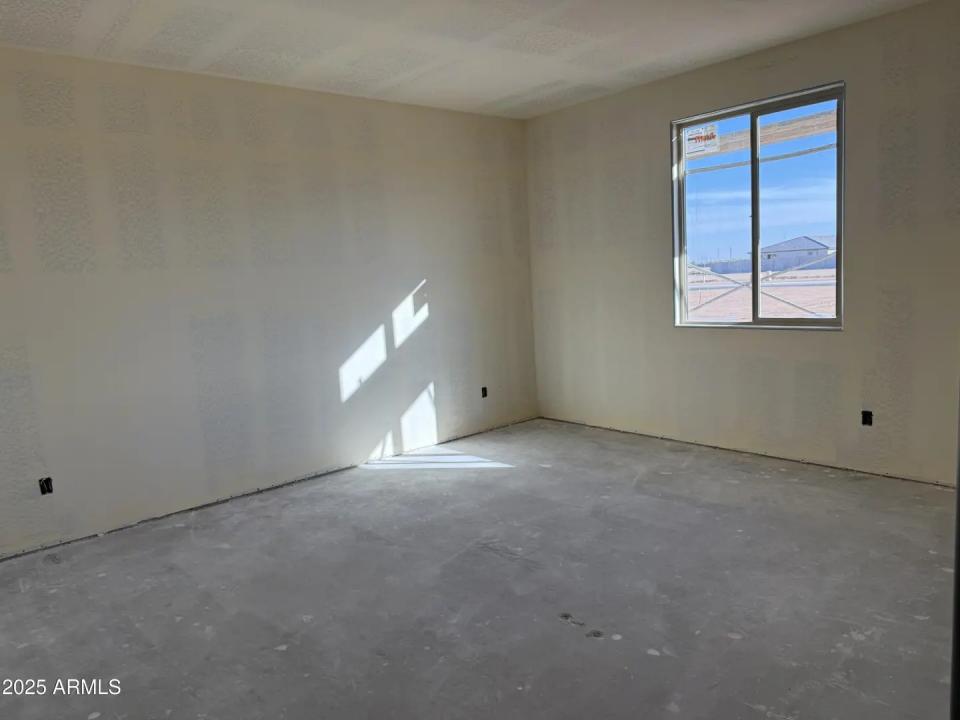 Real Estate Picture 11