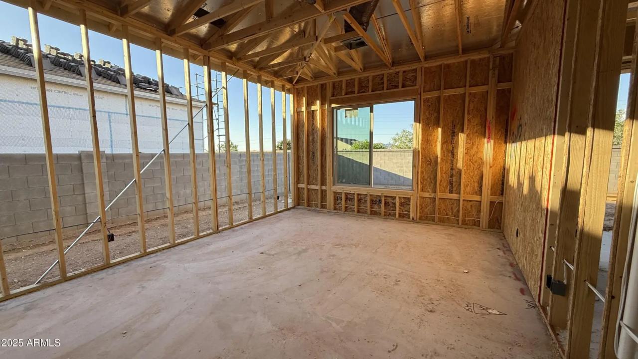 Real Estate Picture 7