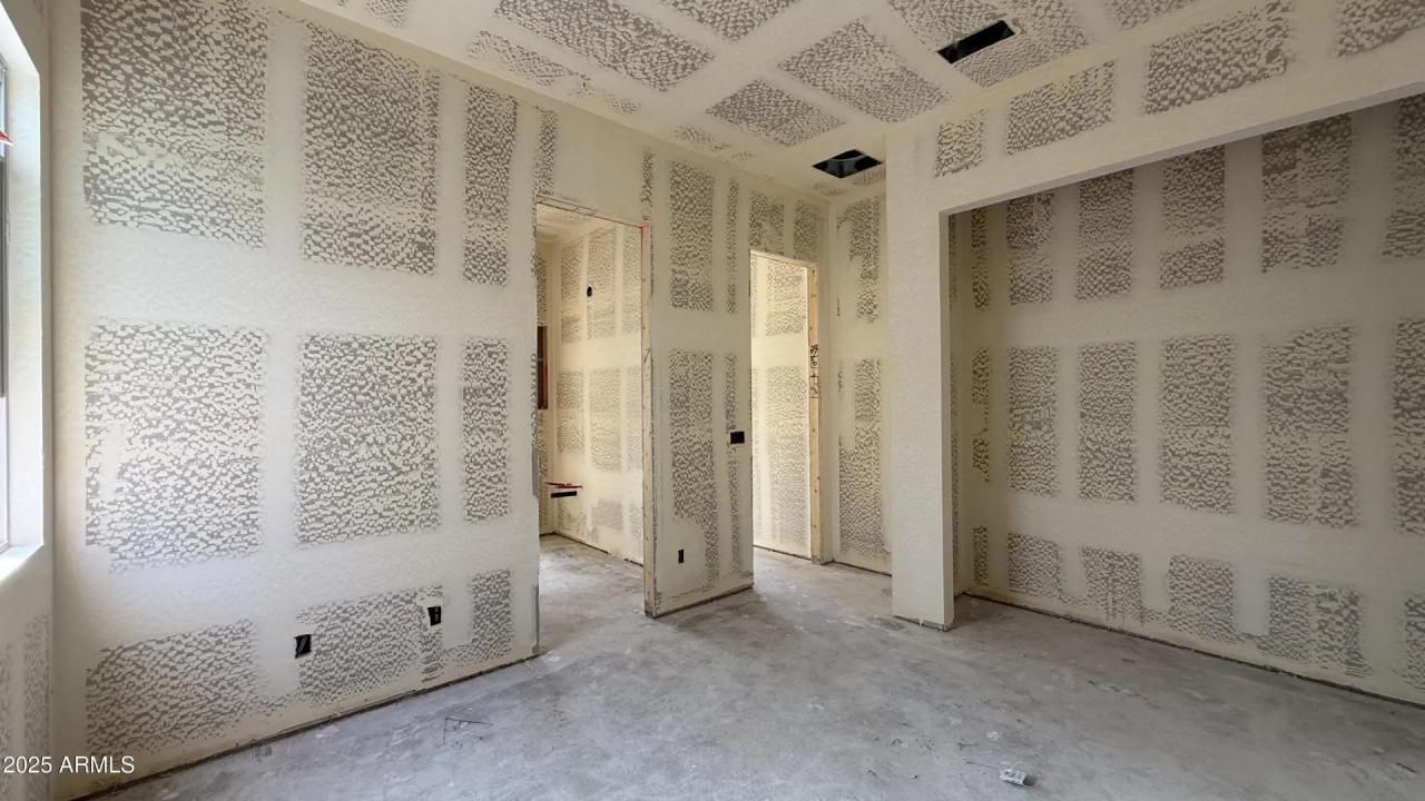 Real Estate Picture 7