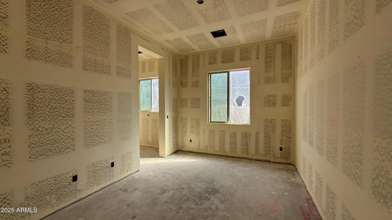 Real Estate Picture 8