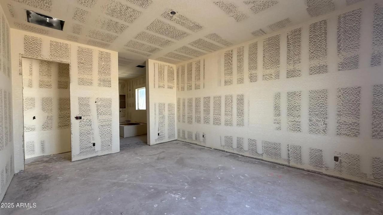 Real Estate Picture 15