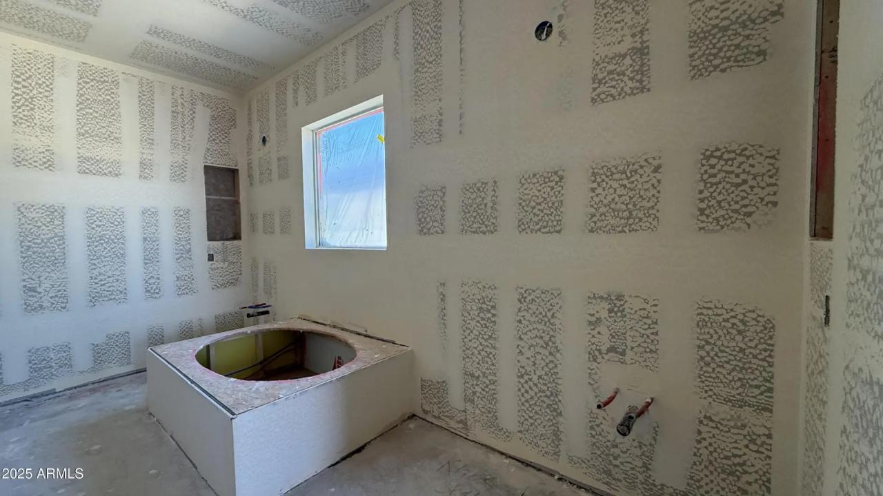 Real Estate Picture 16