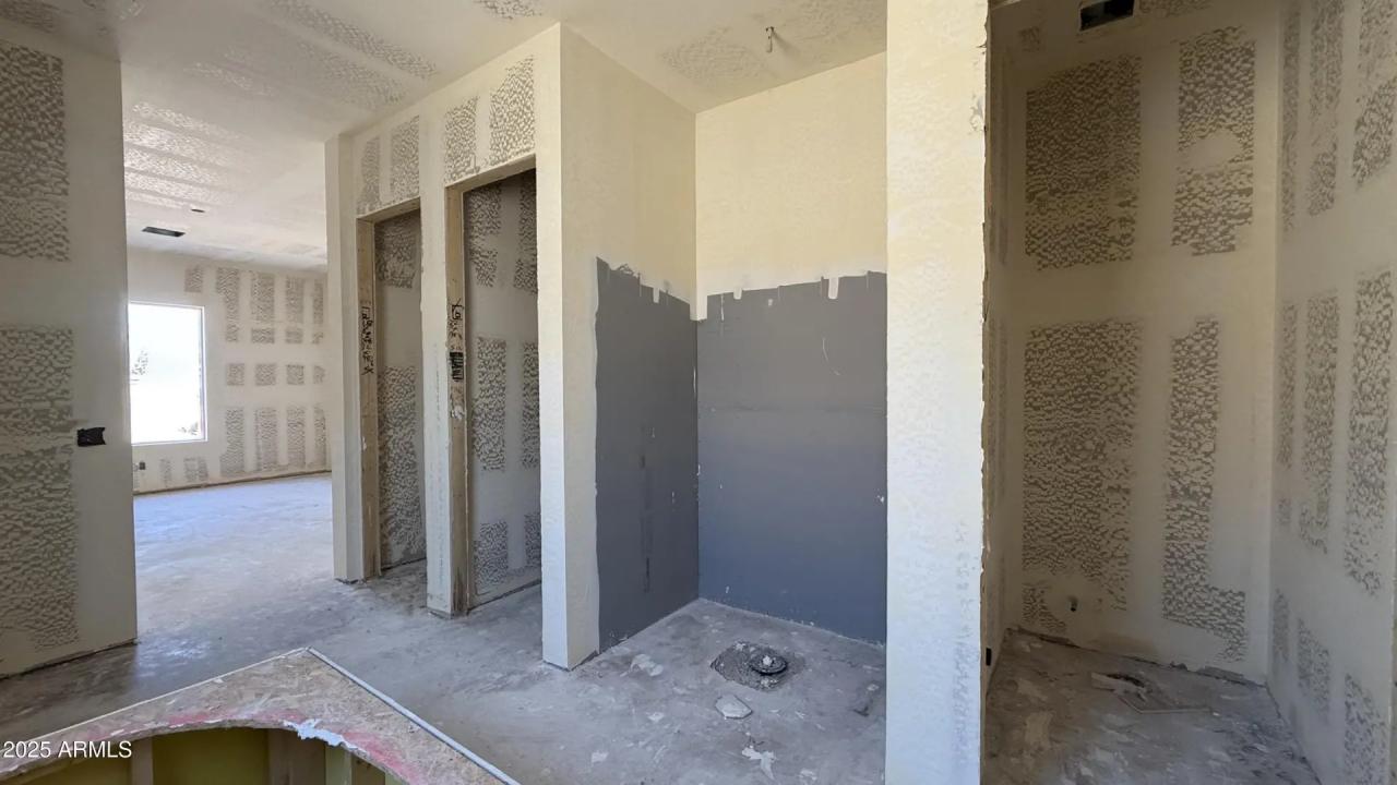 Real Estate Picture 17