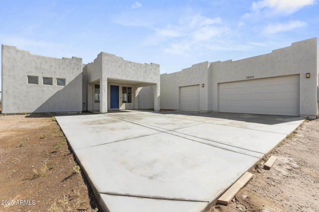 Real Estate Picture 4