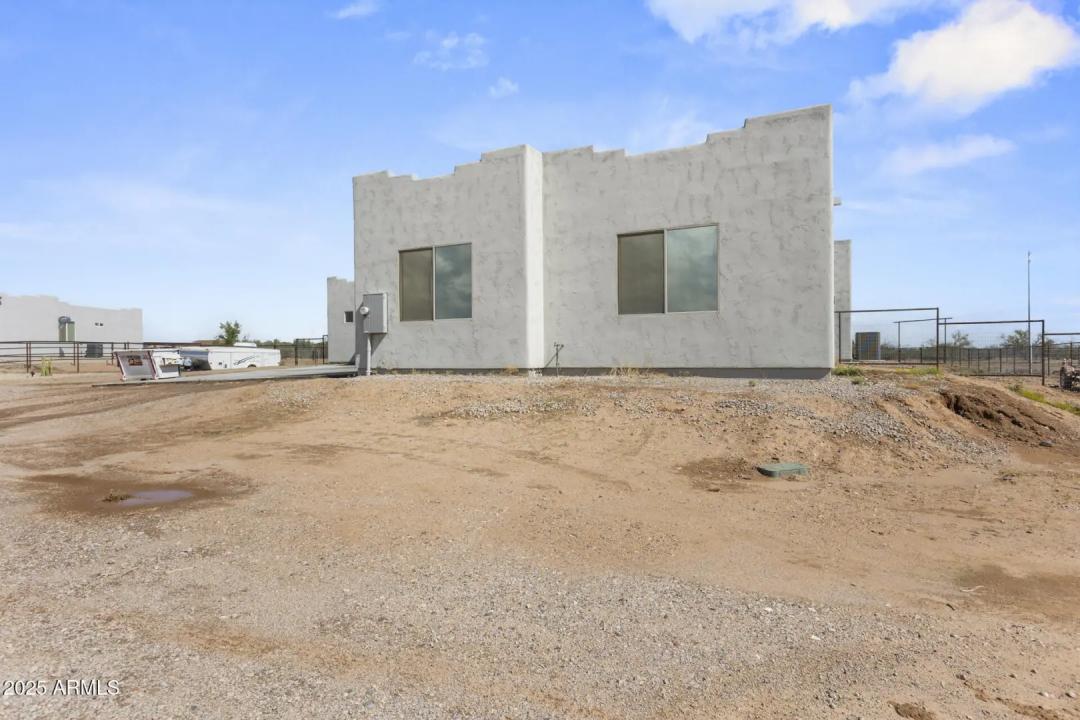 Real Estate Picture 7