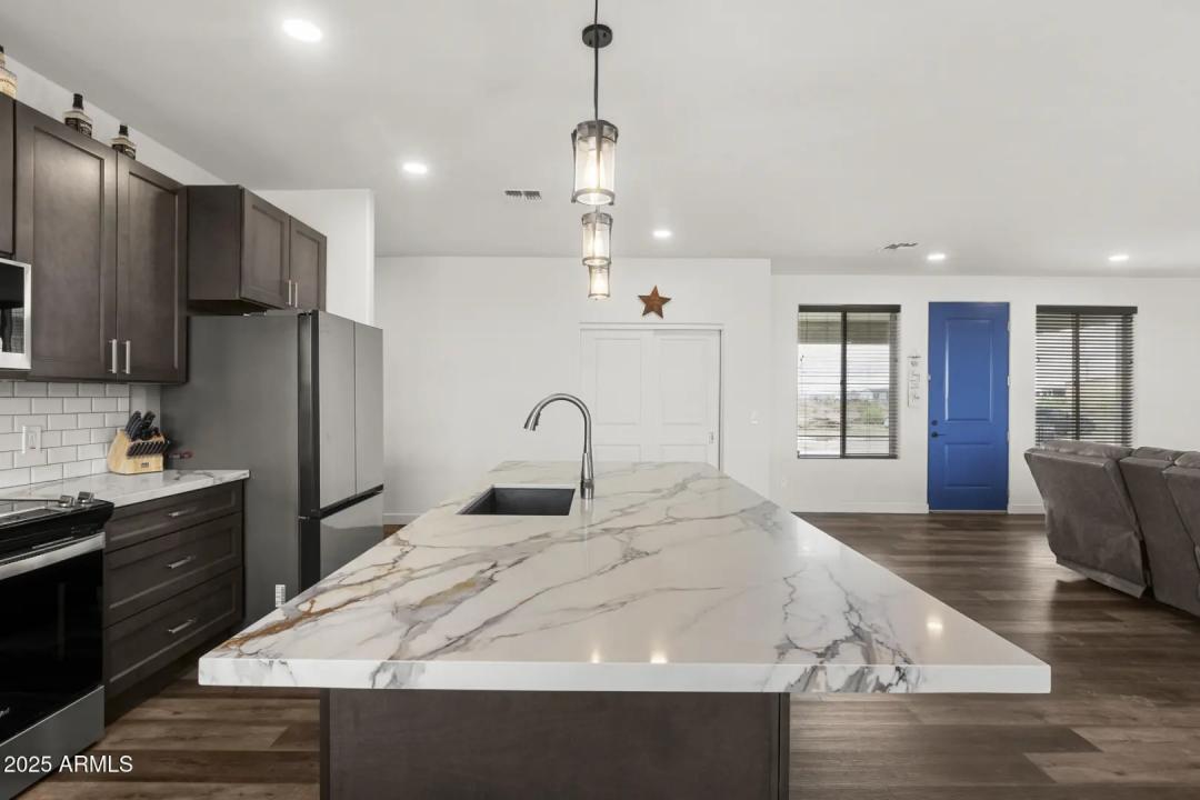 Real Estate Picture 17