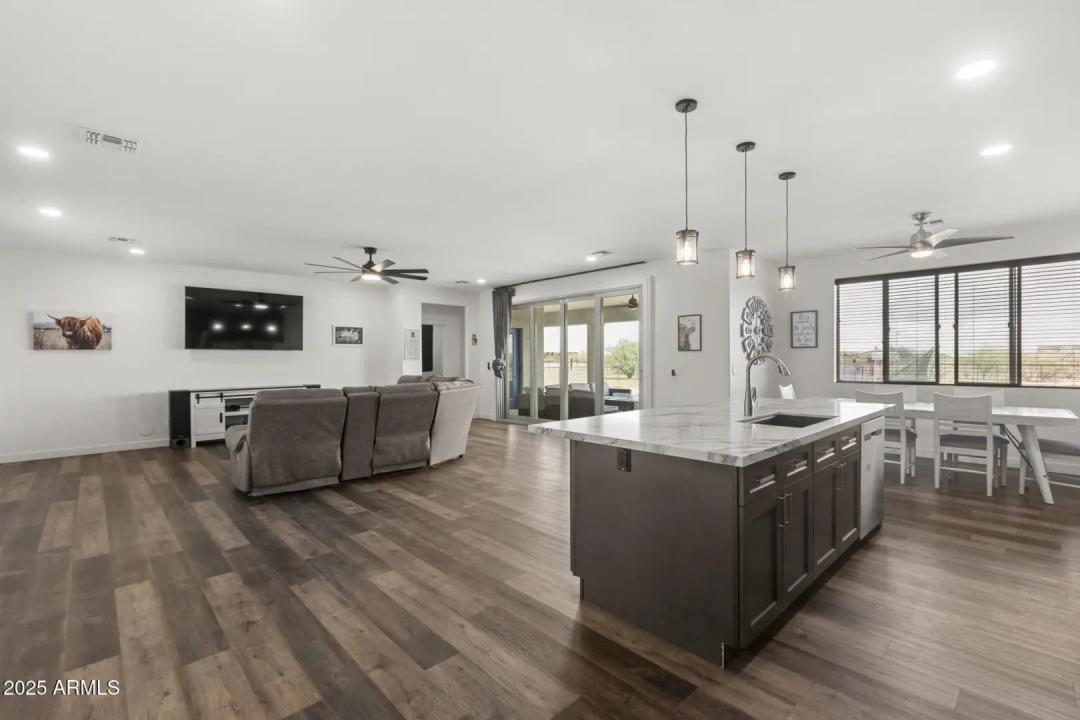 Real Estate Picture 19
