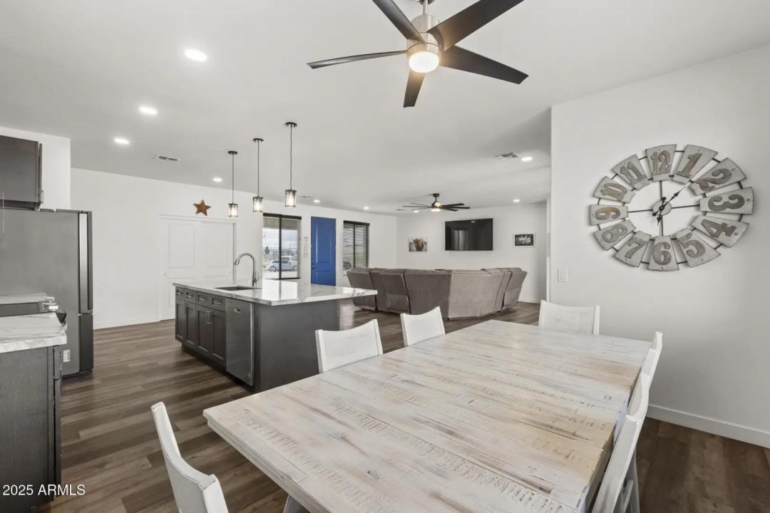 Real Estate Picture 22