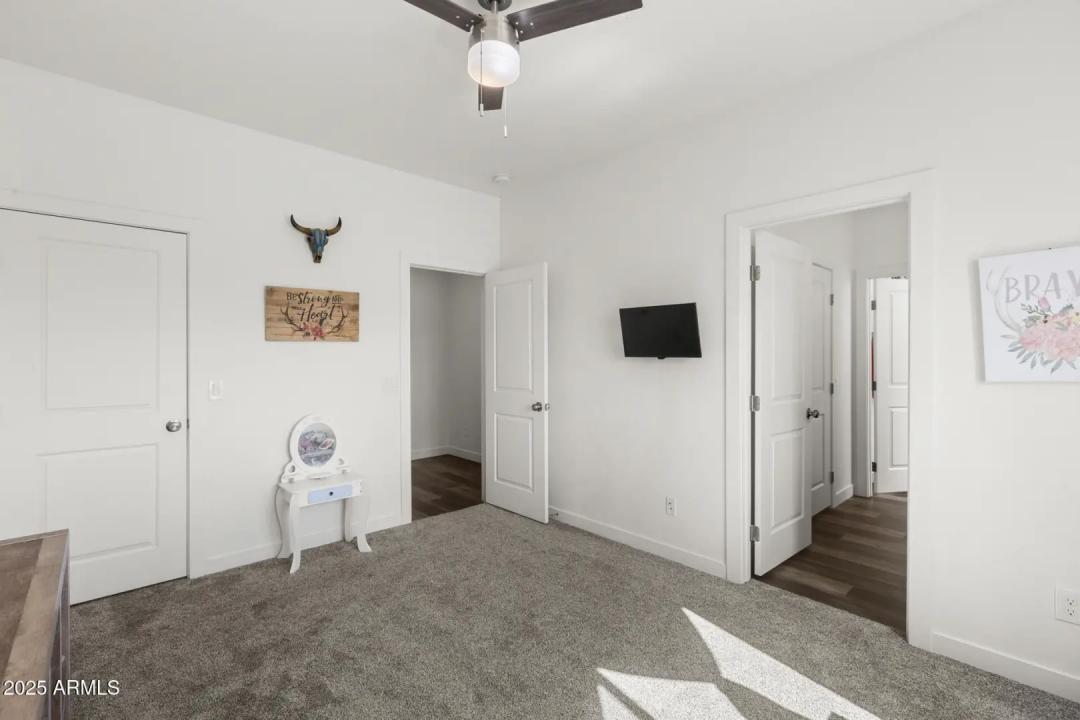 Real Estate Picture 25