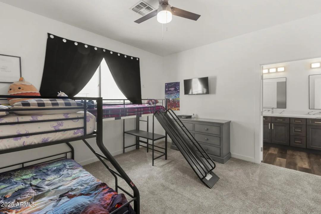 Real Estate Picture 28