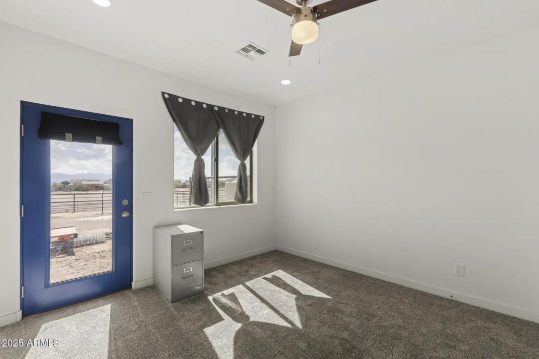 Real Estate Picture 33