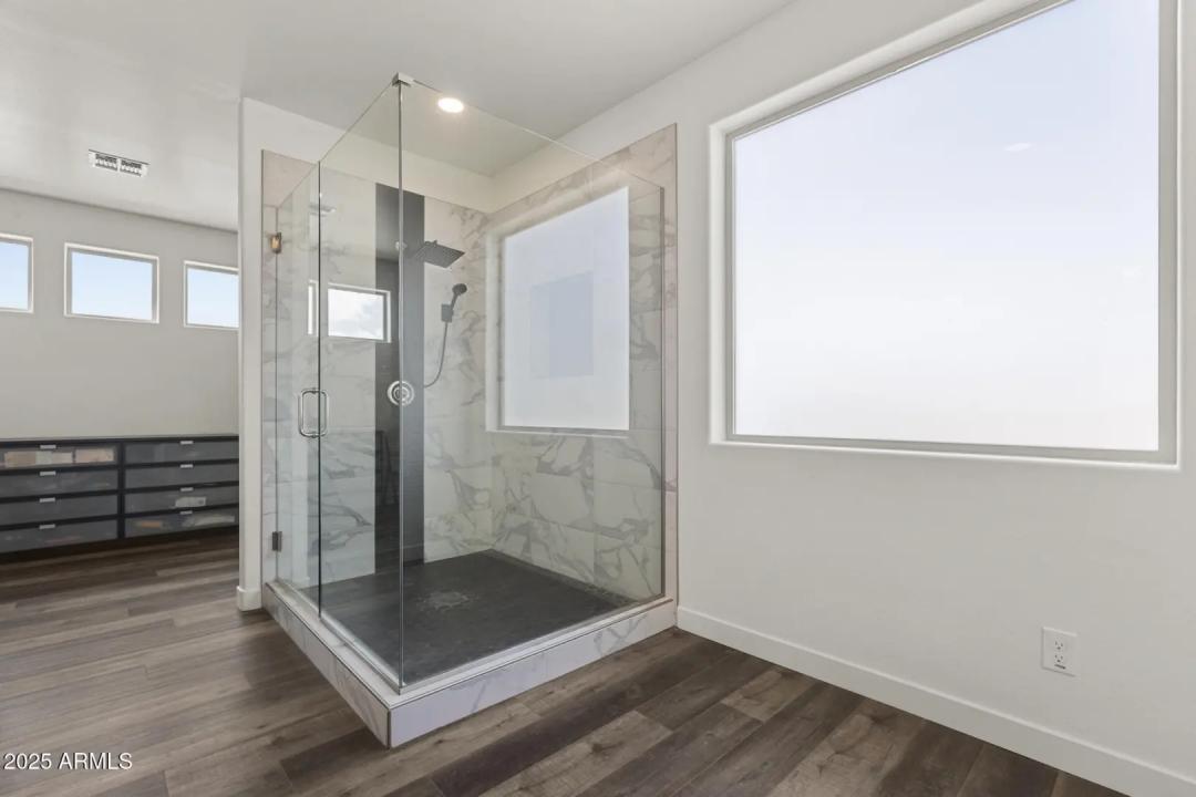 Real Estate Picture 37