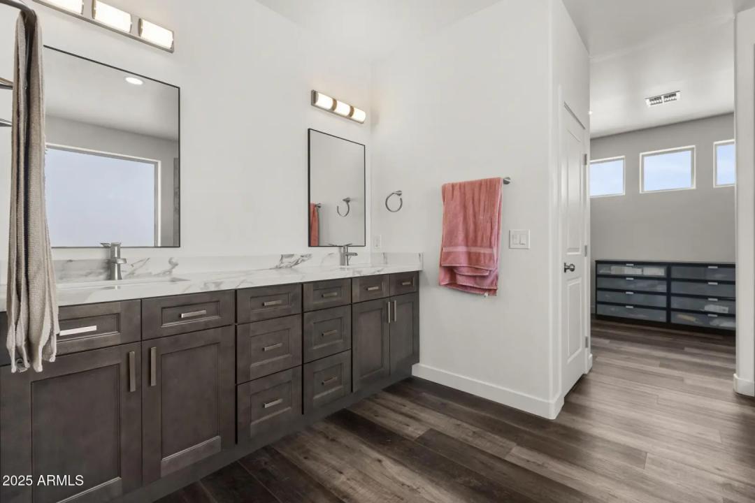 Real Estate Picture 38
