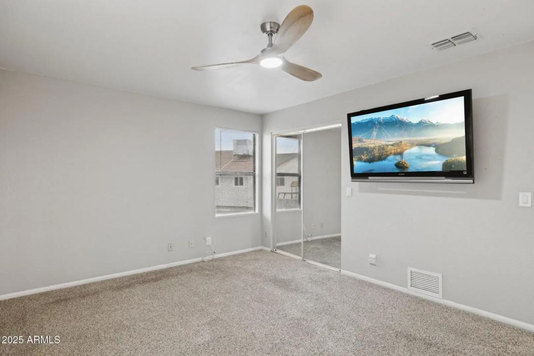 Real Estate Picture 19