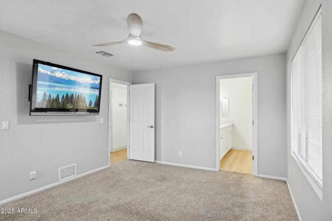 Real Estate Picture 20