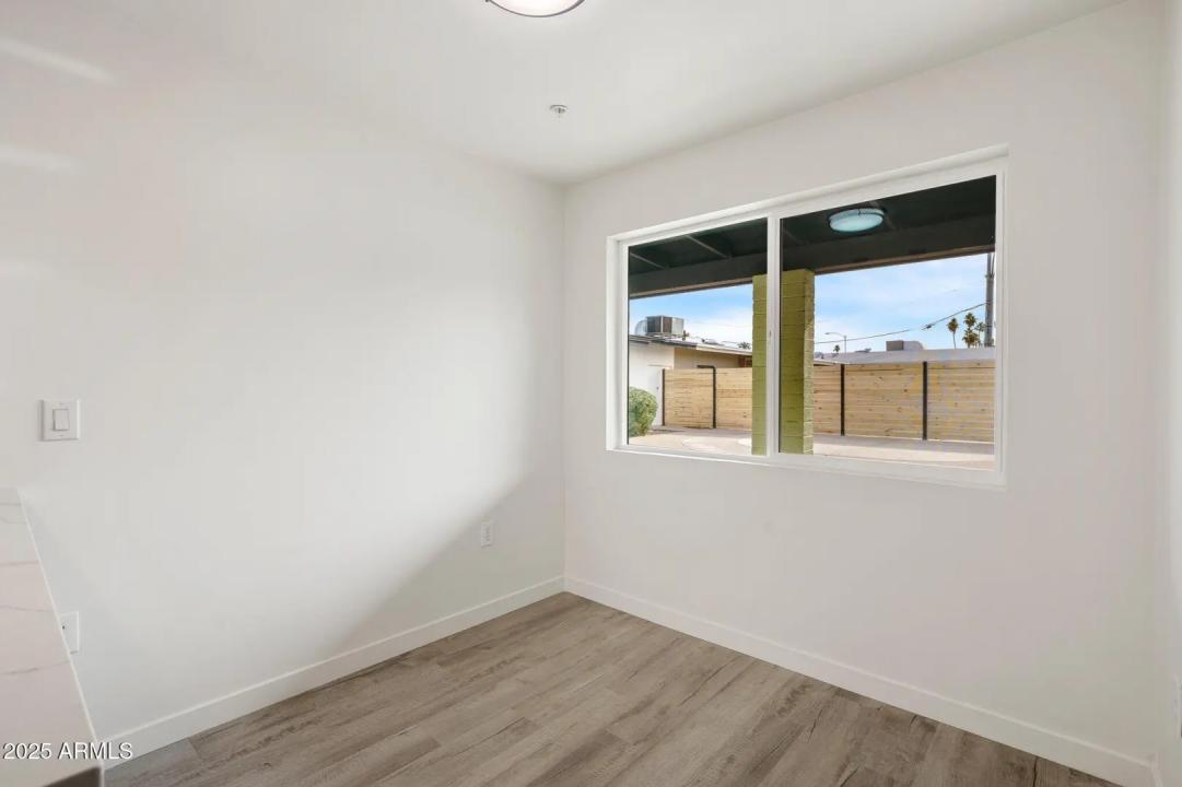 Real Estate Picture 23