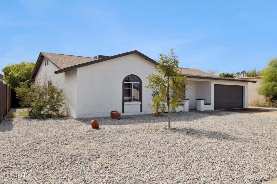Real Estate Picture 4