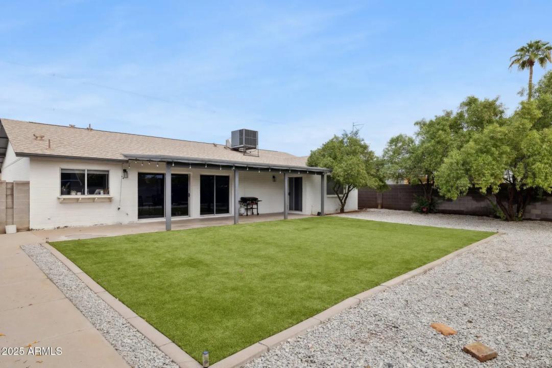 Real Estate Picture 6