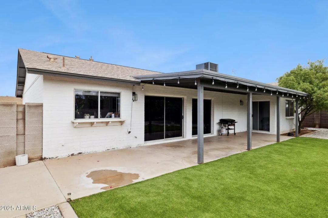 Real Estate Picture 8