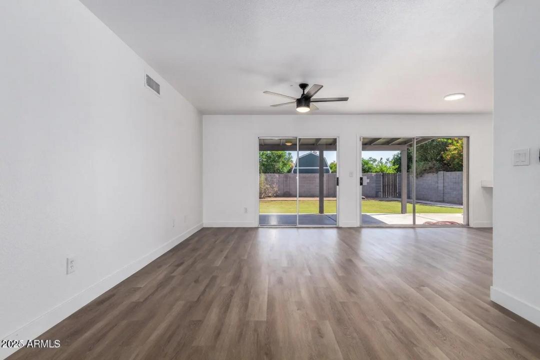 Real Estate Picture 9