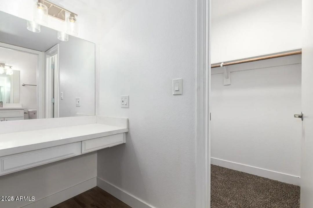 Real Estate Picture 18