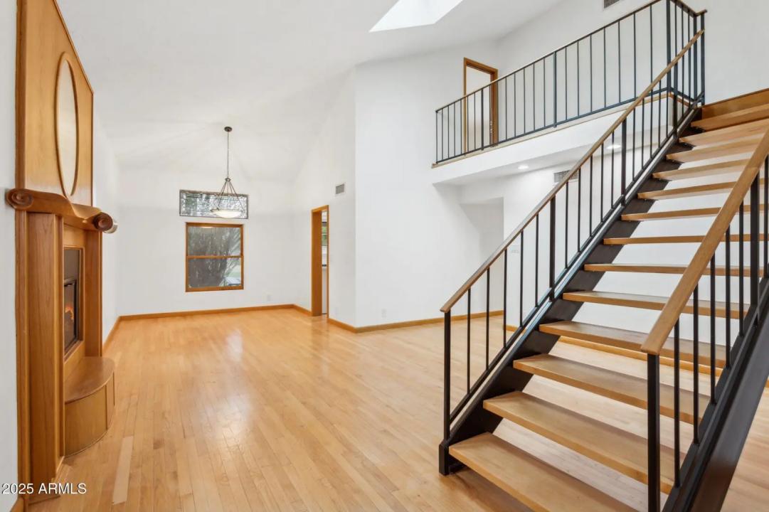 Real Estate Picture 9