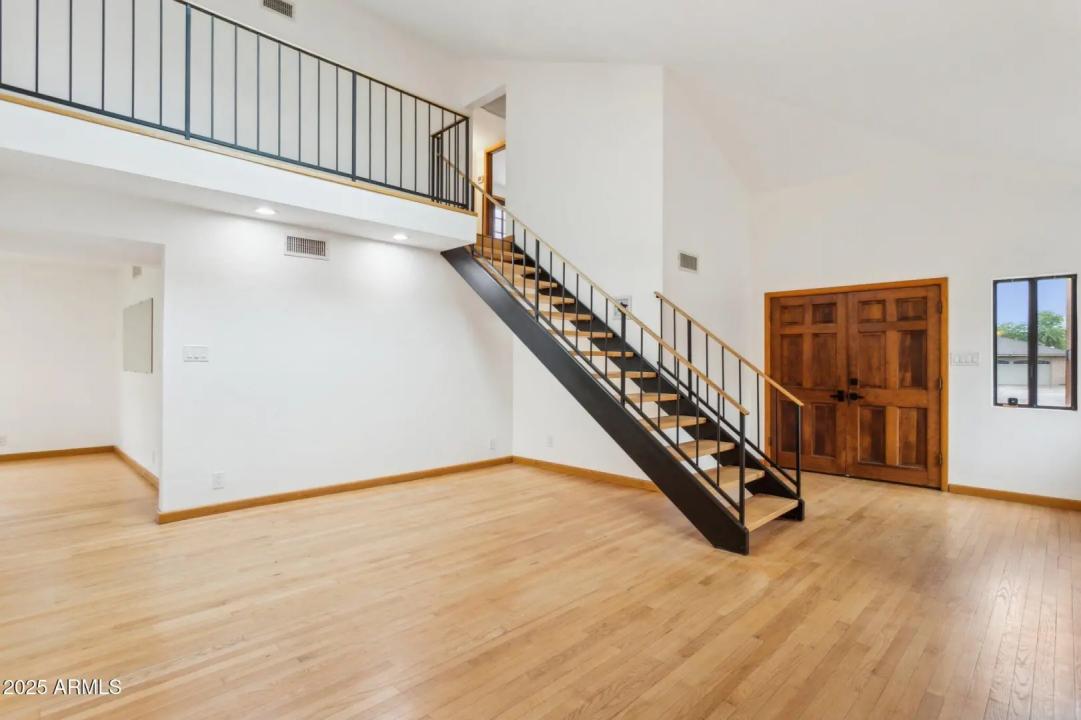 Real Estate Picture 10