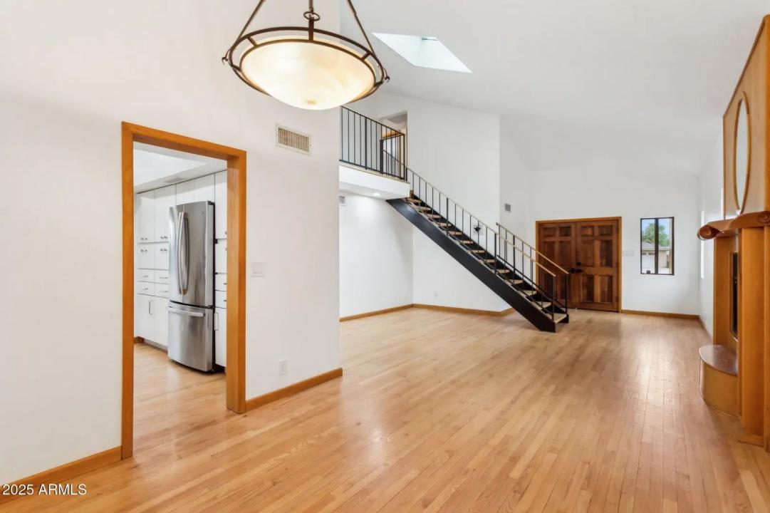 Real Estate Picture 13