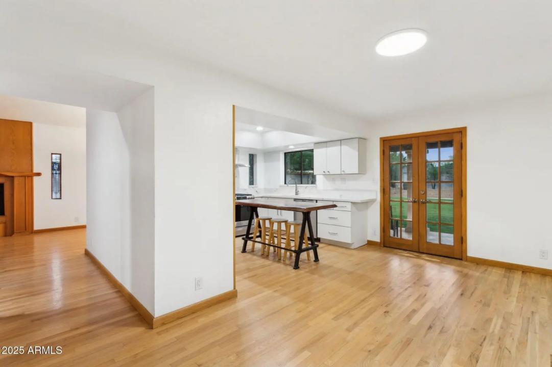 Real Estate Picture 18