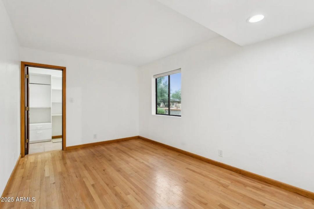 Real Estate Picture 19