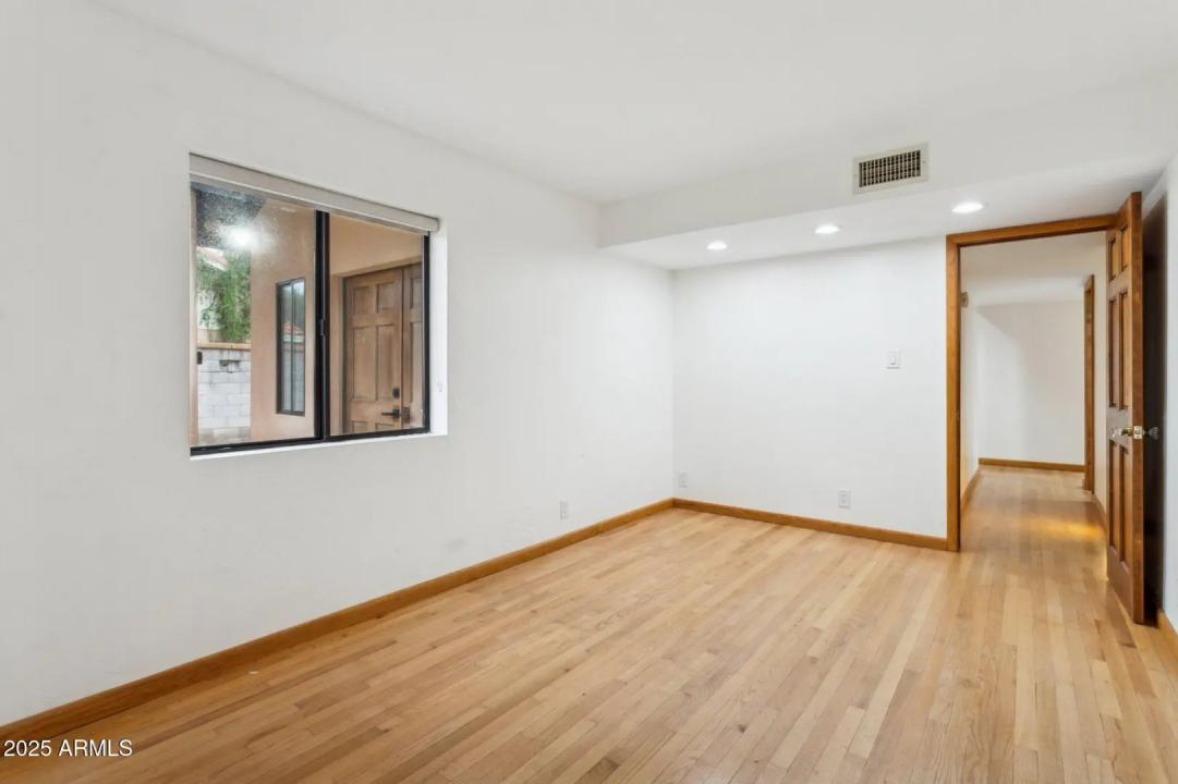 Real Estate Picture 20