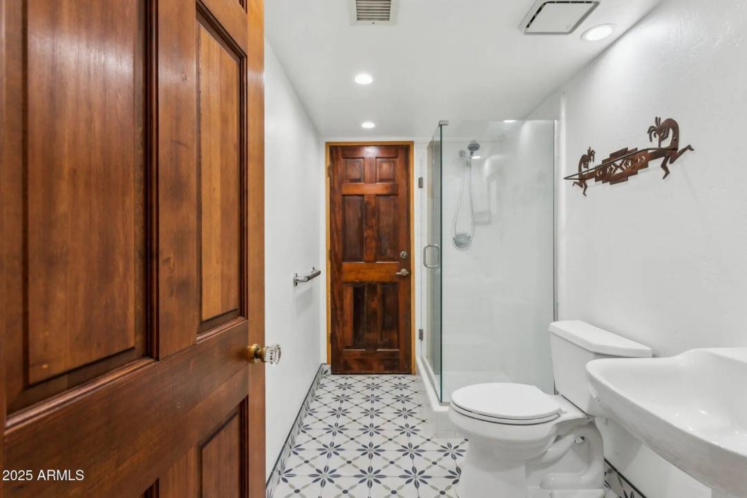 Real Estate Picture 23