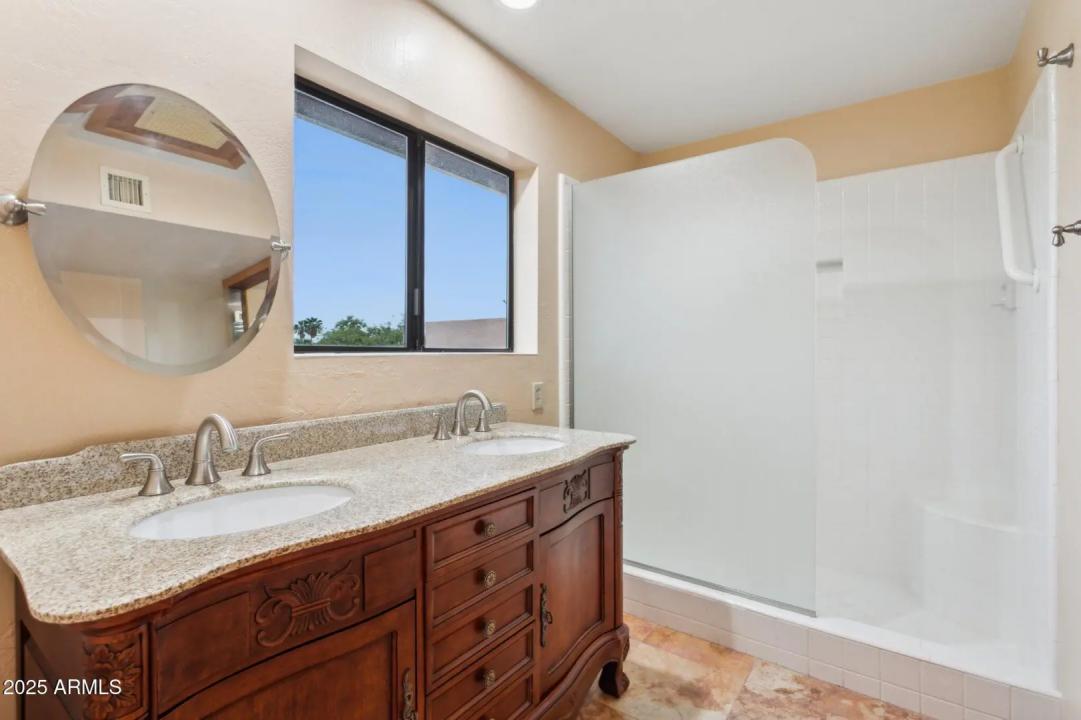 Real Estate Picture 27