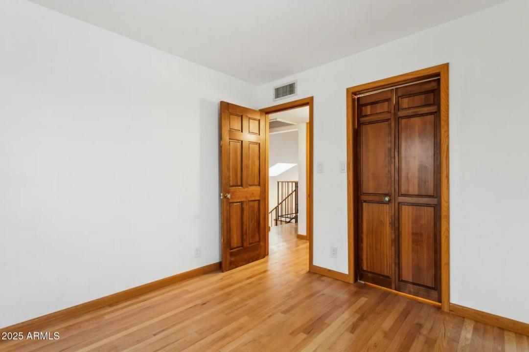 Real Estate Picture 32