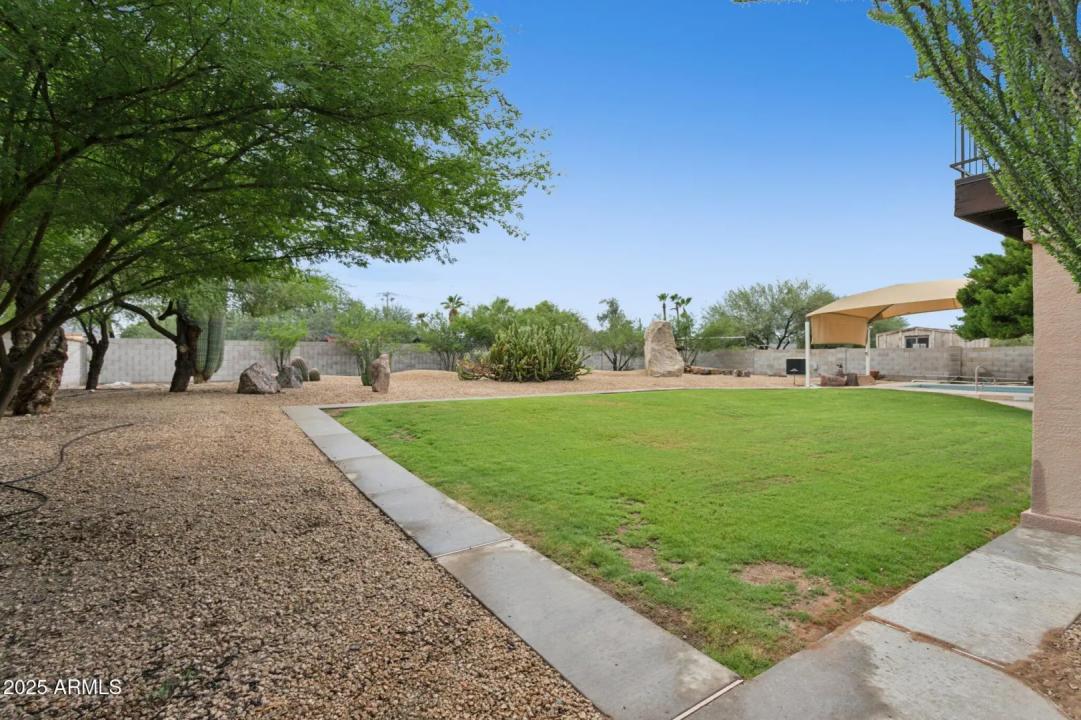 Real Estate Picture 37