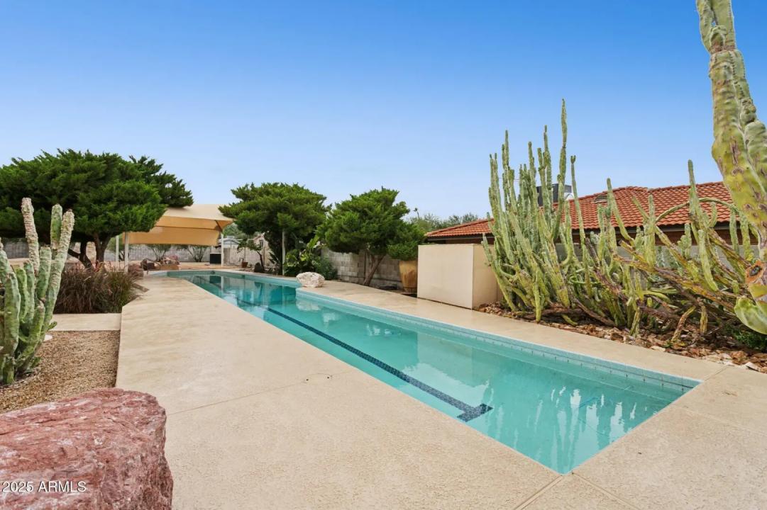 Real Estate Picture 5