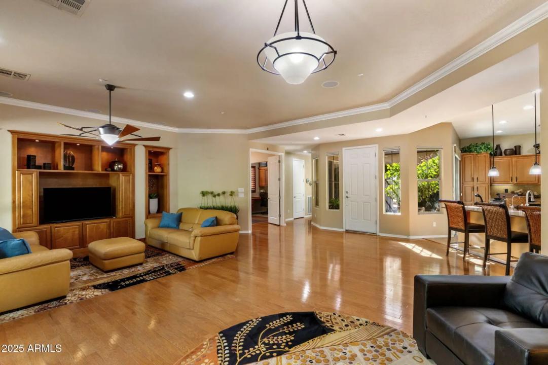 Real Estate Picture 5
