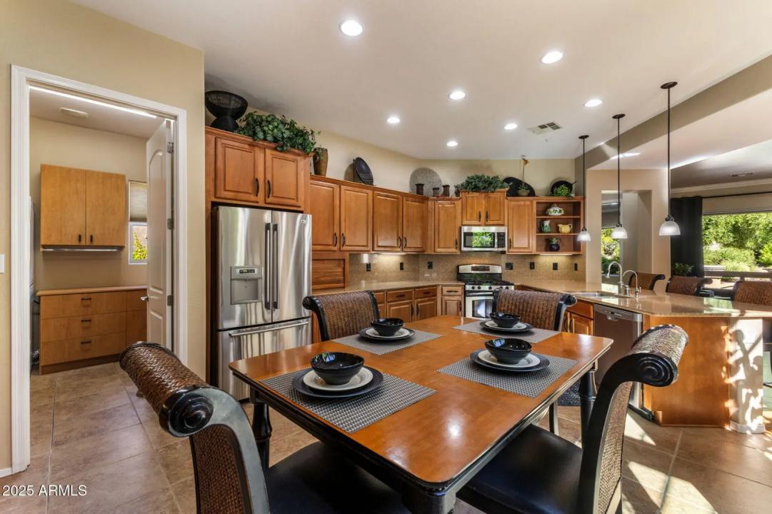 Real Estate Picture 11