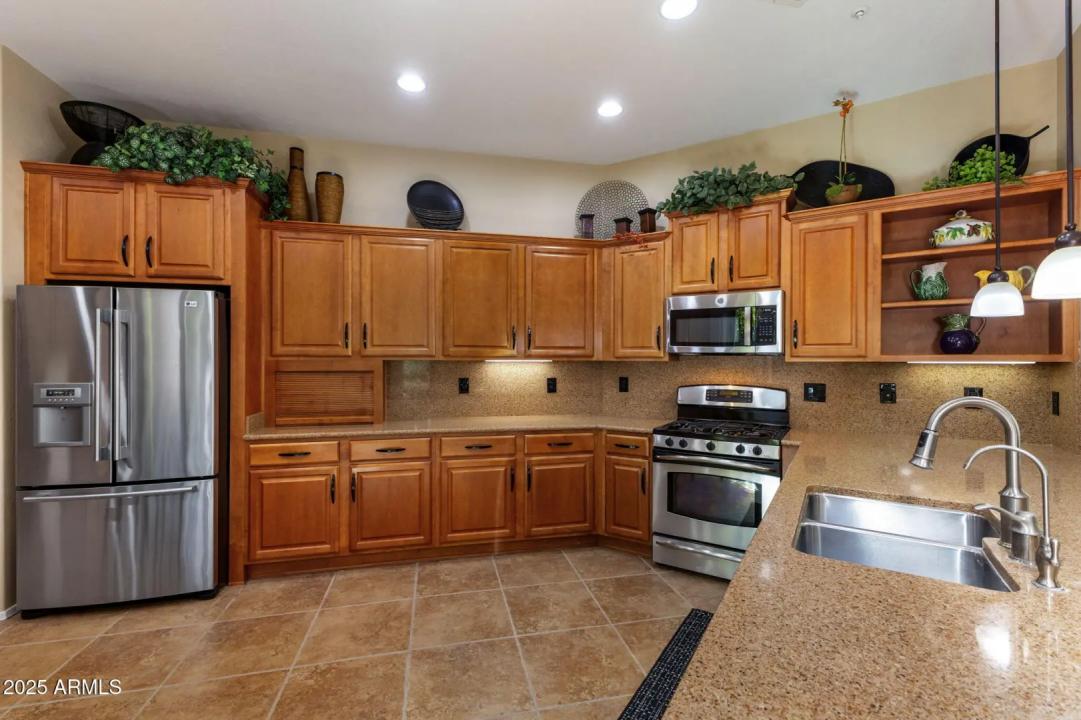 Real Estate Picture 12